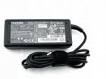 Toshiba 15V-4A - AC Adapter - Black